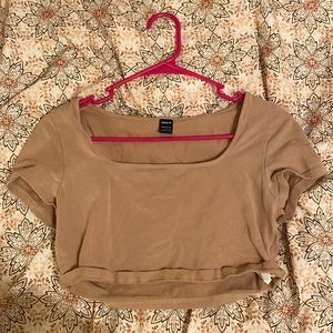 tan cropped tee